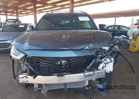 2024 Toyota Highlander Xse из США, поврежденный, VIN 5TDKDRAH8RS549526